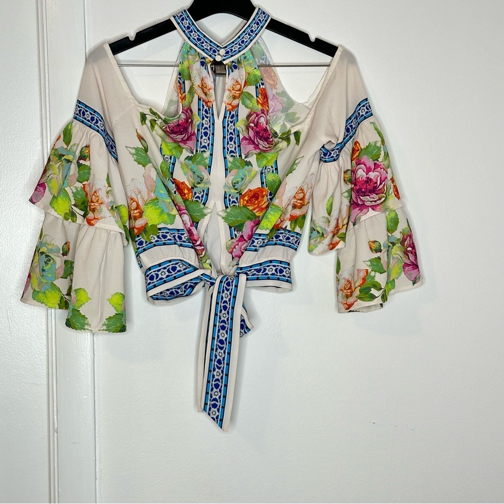 Beautiful floral off shoulder top size small - Picture 4 of 7